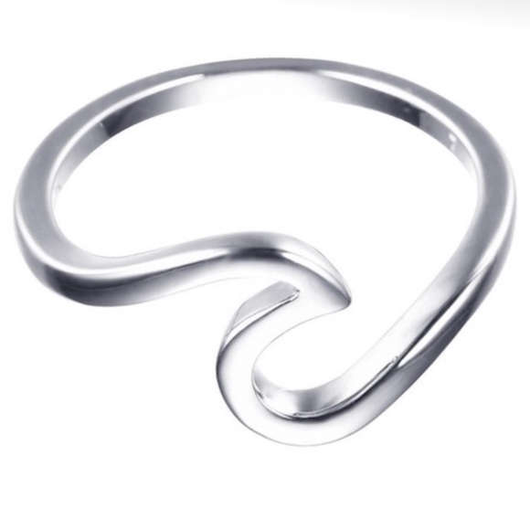 🌸 LAST 1 Silver Wave Ring 🌊 - Picture 2 of 6